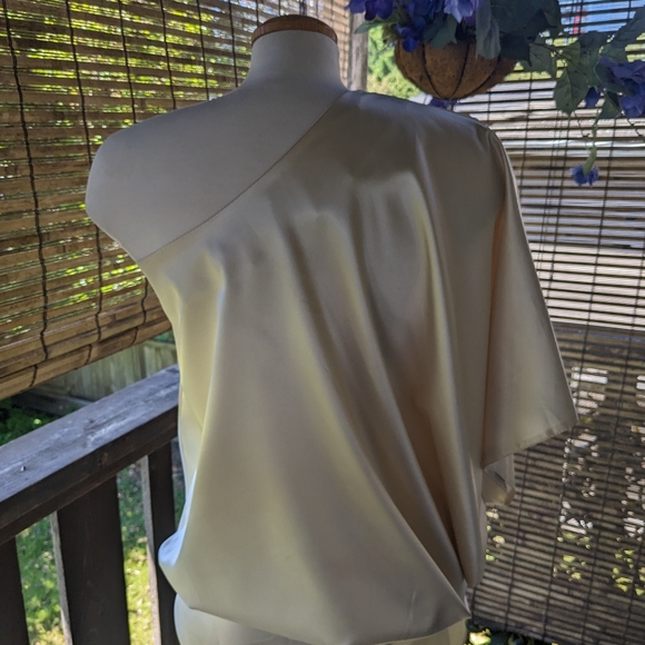Off the shoulder satin finish top . - Picture 3 of 10